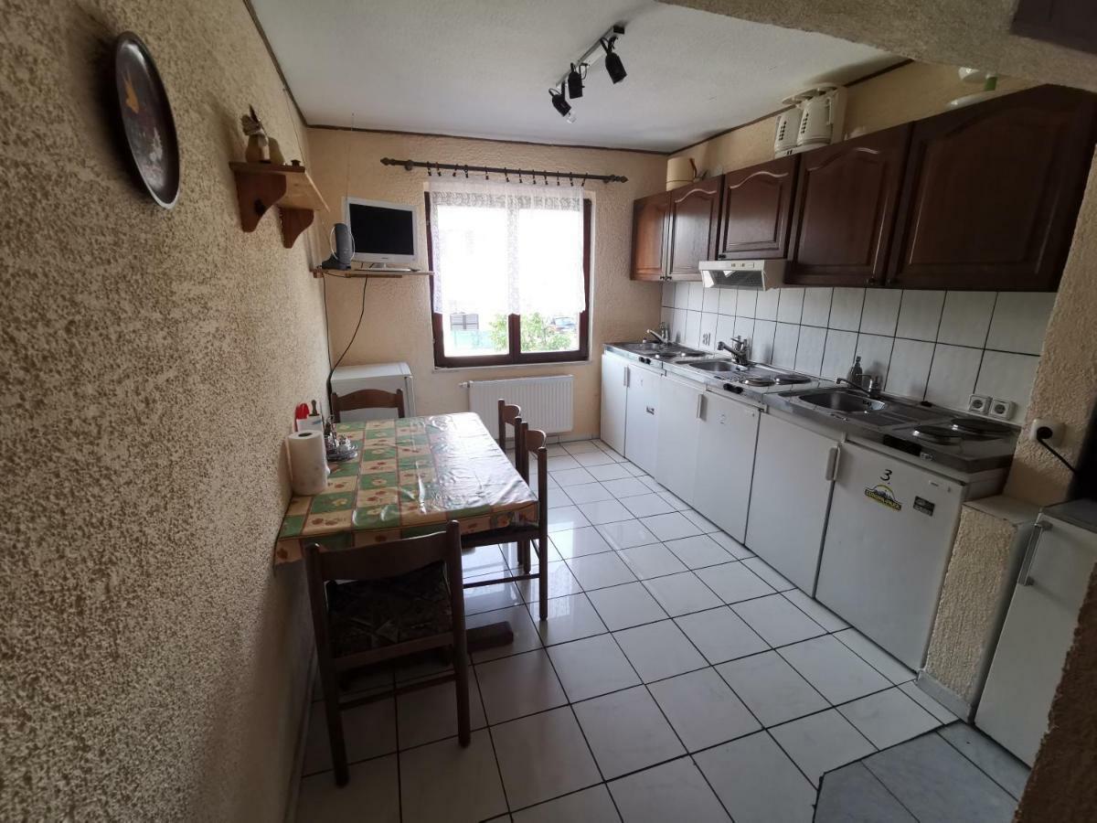 Guest House Dijana คราลเยวีจา ภายนอก รูปภาพ