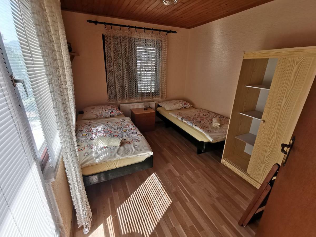 Guest House Dijana คราลเยวีจา ภายนอก รูปภาพ